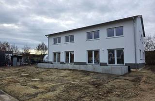 Haus mieten in 86554 Pöttmes, Nur 4 km von Pöttmes entfernt! Modernes Wohnen: Neubau Doppelhaushälften in Handzell zu vermieten