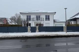 Haus mieten in 12621 Kaulsdorf, Exklusives, klimatisiertes Einfamilienhaus mit Sauna, Pool und Garten