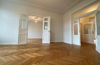 Anlageobjekt in Gneisenaustraße 48, 10961 Kreuzberg, Investieren im Bergmannkiez, vermietete Altbauwohnung