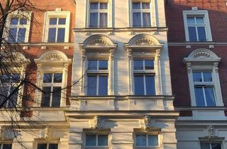 Anlageobjekt in Kremmener Straße 16, 10435 Mitte, geräumige 2-Zimmer Wohnung mit Balkon im besonderen Stuckaltbau