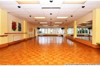 Immobilie kaufen in 28195 Bahnhofsvorstadt, Tanzschule in zentraler Lage über drei Etagen