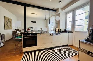 Wohnung kaufen in 85049 Ingolstadt, *Für Altbaufans* Stilvolle, komplett sanierte 3,5 ZKB, ruhige Lage IN Altstadt, ca. 125 qm, Balkon