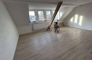 Wohnung kaufen in Wickrather Straße 15, 41236 Rheydt, Schöne Maisonette Dachgeschoss Wohnung mit Blick in den Park