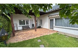 Haus mieten in 61267 Neu-Anspach, freist. Wohnhaus mit Einliegerwohnung u. Garagen !