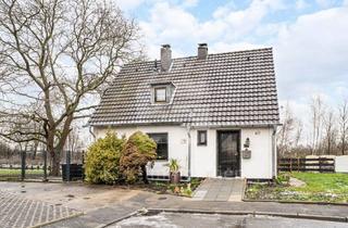 Einfamilienhaus kaufen in 50181 Bedburg, Handwerker gesucht! Freistehendes Einfamilienhaus auf Erbpachtgrundstück.