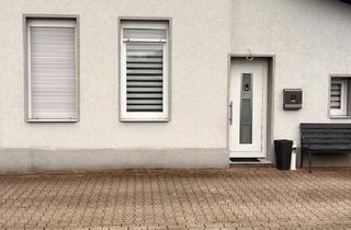 Wohnung kaufen in 45883 Gelsenkirchen, Gelsenkirchen - Haus Verkauf in Klapheckenhof kernsaniert