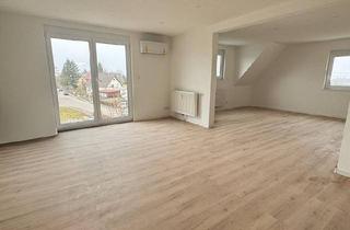 Wohnung kaufen in 77933 Lahr, Lahr (Schwarzwald) - Großzügige 4-Zimmer-Dachgeschosswohnung mit Balkon & Klimaanlage