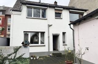 Haus kaufen in 47198 Duisburg, Duisburg - Einseitig-angebautes solides Ein-bis Zweifamilienhaus in Duisburg Alt-Homberg mit Garage