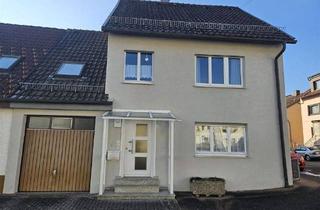 Haus kaufen in 89520 Heidenheim, Heidenheim - 1-Fam.-Haus zum Sanieren mit zwei Garagen und wenig Grund in Schnaitheim