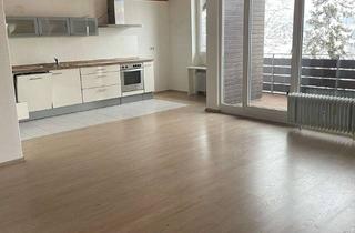 Wohnung mieten in Stephan-Blattmann-Straße 25, 78120 Furtwangen, Sonnige und großzügige 2 Zi. Wohnung mit Balkon in Furtwangen ca. 79 qm ab sofort frei