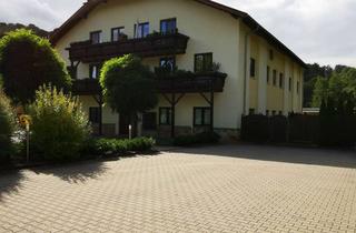 Wohnung mieten in Rauenstein 14, 09514 Lengefeld, Sehr schön geschnittene, ruhige 2 Zimmer Wohnung mit Wannenbad in sehr gepflegten Mehrfamilienhaus.