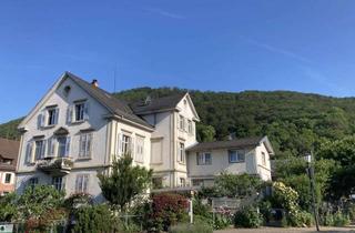 Wohnung mieten in Weilertalstraße 69, 79410 Badenweiler, Mediterranes Lebensgefühl in Badenweiler: Lichtdurchfluteter Altbau mit Stuck, Holzdielen & Balkon