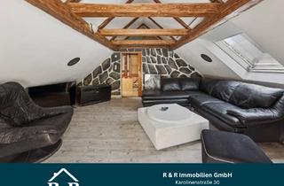 Einfamilienhaus kaufen in 95131 Schwarzenbach a Wald, Charmantes Einfamilienhaus mit individuellem Charakter, Garagen & Grundstück