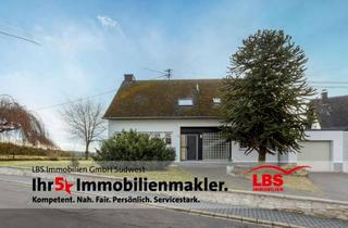 Einfamilienhaus kaufen in 54526 Landscheid, Einfamilienhaus mit großem Grundstück und Panoramablick in Landscheid