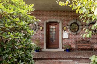 Villa kaufen in 22339 Hummelsbüttel, 8 Zimmer Rotklinker Villa mit Charme der 50 er Jahre