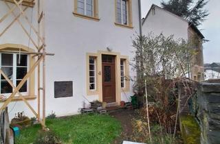 Haus mieten in Dehenstr., 4, 54459 Wiltingen, Vollständig renovierte Doppelhaushälfte mit fünf Zimmern und EBK in Wiltingen, Wiltingen
