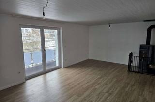 Wohnung mieten in Karlshofgarten 1a, 94234 Viechtach, Sanierte 3-Zimmer-Wohnung mit Balkon und Garten in Viechtach