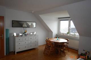 Wohnung mieten in Triftweg, 34125 Wolfsanger/Hasenhecke, Helle, großzügig geschnittene 3- Zimmer- DG- Wohnung in ruhiger Lage von Kassel Wolfsanger