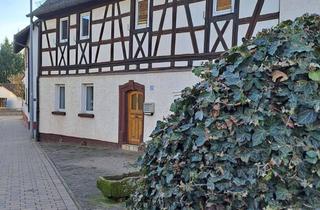 Haus kaufen in 66978 Clausen, Traditionelles Fachwerkhaus in Dorflage