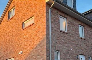 Haus kaufen in 24558 Henstedt-Ulzburg, Henstedt-Ulzburg - Neue DHH, 165 m2 Wohnfläche, nachhaltig, zukunftssicher