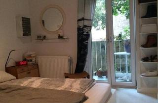 Wohnung kaufen in 63067 Offenbach am Main, Offenbach am Main - Altbauwohnung 3 Zimmer und Balkon