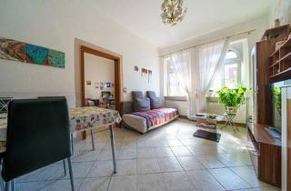 Wohnung kaufen in 90478 Nürnberg, Nürnberg - Charmante Altbauwohnung mit Balkon in Toplage!