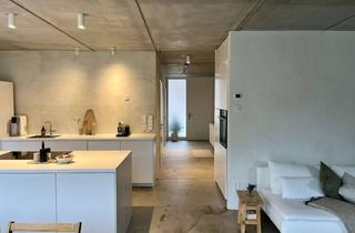 Wohnung kaufen in 75203 Königsbach-Stein, 4-Zimmer-Architektenwohnung mit großem Garten, Terrasse & Garage