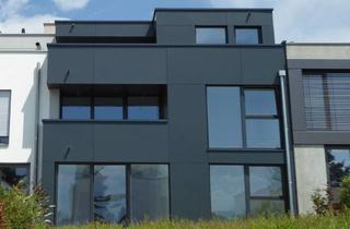 Wohnung mieten in 66117 Saarbrücken, Moderne 4-Zimmer-Wohnung mit Balkon im 1. OG in Saarbrücken