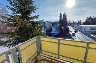 Wohnung mieten in Weststr. 37, 09212 Limbach-Oberfrohna, Tolle DG-2-Raum-Wohnung mit Balkon im Zentrum von Limbach-Oberfrohna