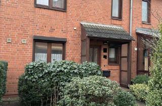 Haus kaufen in 24111 Russee, Großzügiges Reihenmittelhaus mit Kaminoption, Garage, Keller & Glasfaser in Kiel-Russee