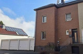 Haus kaufen in 52382 Niederzier, Modernisiert seit 2004: Viel Platz für die ganze Familie.