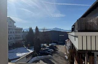 Wohnung kaufen in 87471 Durach, Stilvoll sanierte 3,5-Zimmer-Wohnung mit Balkon & Bergblick in Durach