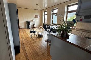 Wohnung mieten in 25489 Haselau, 105 m² Altbauwohnung mit Kamin, Elbblick, Landhausküche, Echtholzdielen - Alte Schule Haselau