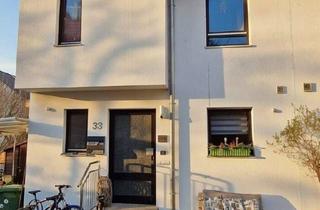 Haus kaufen in 69502 Hemsbach, Gepflegtes 5,5-Zimmer Haus mit Garage , Stellplatz , Photovoltaik Anlage in Hemsbach