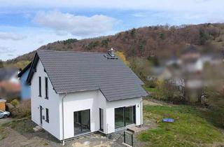 Haus kaufen in 35239 Steffenberg, Großzügiges Familienhaus am Bachlauf mit Gestaltungsfreiraum und Garten