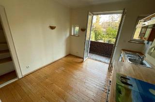 Wohnung kaufen in 26382 Wilhelmshaven, Wilhelmshaven - Gemütliche Altbauwohnung, 3 Z., 77qm zu verkaufen