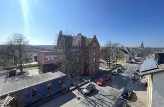 Wohnung kaufen in 59755 Arnsberg, Mitten in Neheim: 3-Zimmer-Dachgeschosswohnung im 3. Stock mit großem Balkon