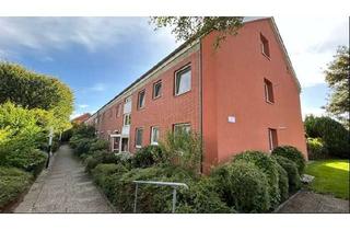 Wohnung kaufen in 23566 St. Gertrud, Vermietete Dachgeschosswohnung mit großzügiger Süd-Loggia