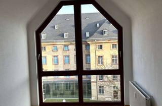 Wohnung kaufen in 68159 Mannheim, Außergewöhnliche 3-Zimmer-Dachgeschoss-Wohnung mit einmaligem Wohnwert, nähe Schloss