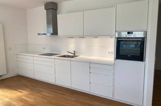 Wohnung mieten in Wendenstraße 501, 20537 Hammerbrook, **Top Wasserlage & Citynah -Optimaler Grundriss - hochwertige 2-Zimmer - Wohnung mit Traum-Terrase**