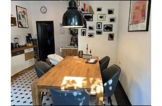 Wohnung mieten in Schloßstr. 37, 49080 Wüste, Altbauperle mit eigenem Parkplatz , Garten und Holzhaus