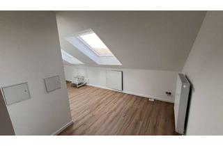 Wohnung mieten in Kiefernweg 23a, 46242 Fuhlenbrock, Frisch renovierte Dachgeschosswohnung: 2 Zimmer im schönen Fuhlenbrock