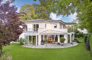 Villa kaufen in 82166 Gräfelfing, Villa mit Flair in Toplage: Hochwertiges Einfamilienhaus von 2012 mit Erdwärmepumpe, Kamin und Sauna