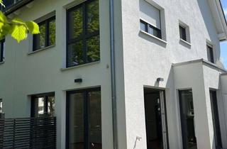 Doppelhaushälfte kaufen in Buchenweg, 73230 Kirchheim, Moderne Doppelhaushälfte im Klosterviertel in Kirchheim-Teck