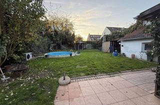 Anlageobjekt in 40229 Eller, Doppelhaushälfte mit großem Grundstück in Düsseldorf-Eller