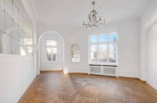 Villa kaufen in Tal, 81675 München, Historische Stadtvilla mit 13 Zimmern, Gästewohnung, Lift und 5 Stellplätzen in nobler Toplage