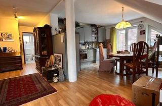 Wohnung kaufen in Schützenweg, 89250 Senden, Frei / 3-Zimmer-Dachgeschosswohnung mit Balkon und Stellplatz in Senden