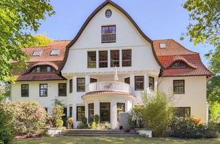 Wohnung kaufen in 21521 Aumühle, Exklusive Altbau-Rarität mit flexibler Nutzung in bester Lage von Aumühle