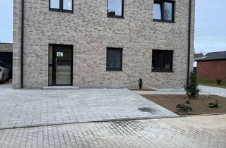 Wohnung mieten in In Granterath 34, 41812 Erkelenz, Exklusive Dachgeschosswohnung mit großer Dachterrasse, Wärmepumpe & Stellplätzen – Erstbezug