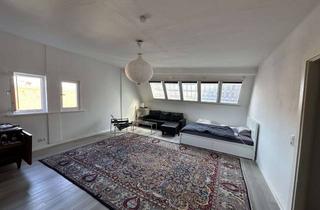 Wohnung mieten in Kronenstraße 17, 72070 Tübingen, Helle Dachgeschosswohnung mit Altsstadtblick - Nachmieter ab 01.03.26 gesucht